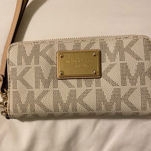 MK wristlet